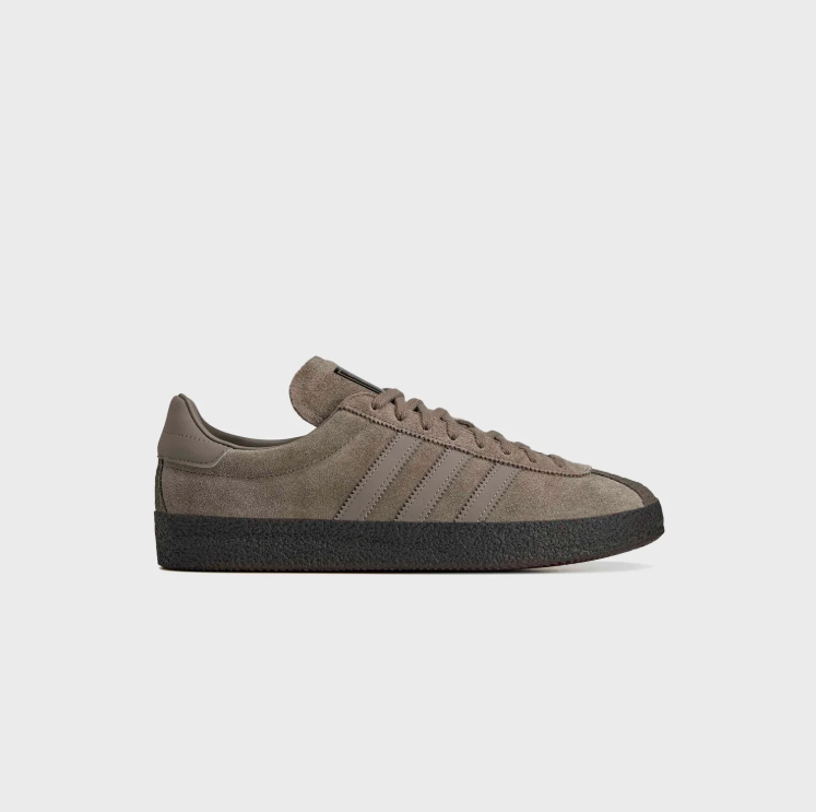 adidas  Low-Top Sneakers with Black Sole