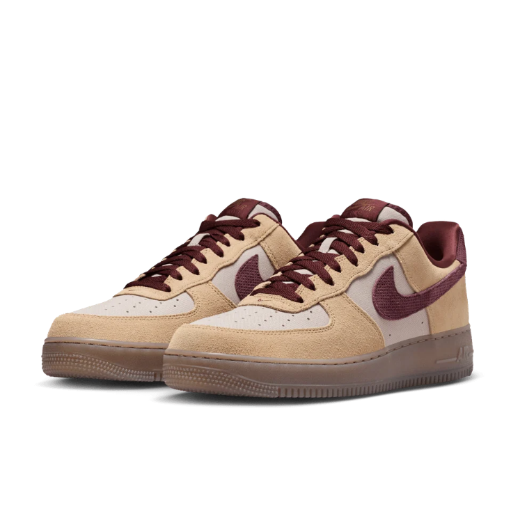 Nike Low-Top Sneakers – Beige & Burgundy