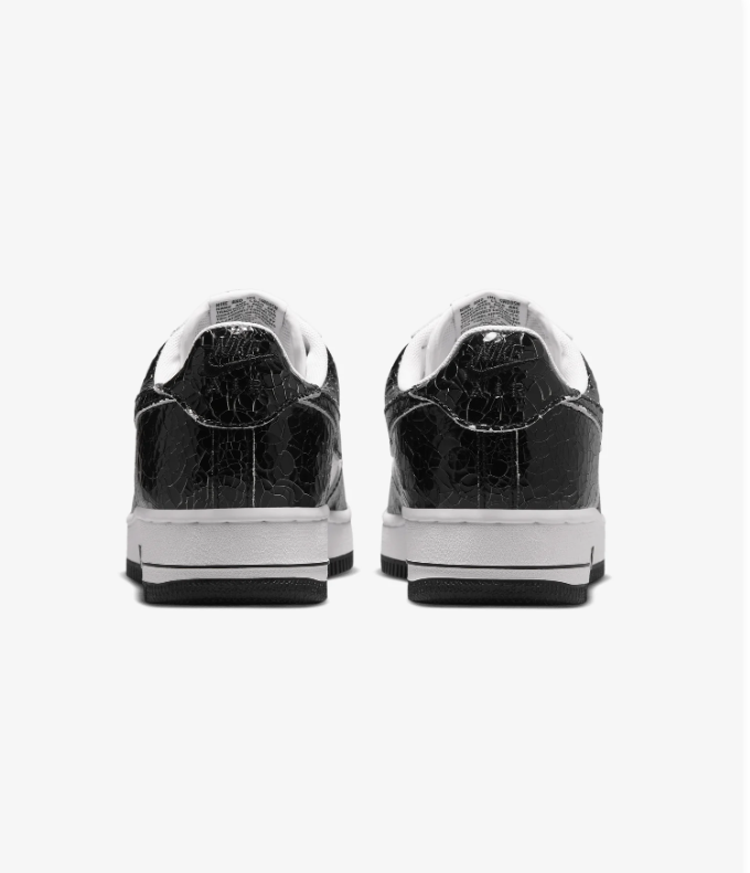 Nike Low-Top Sneakers – Black & White Crackle Finish