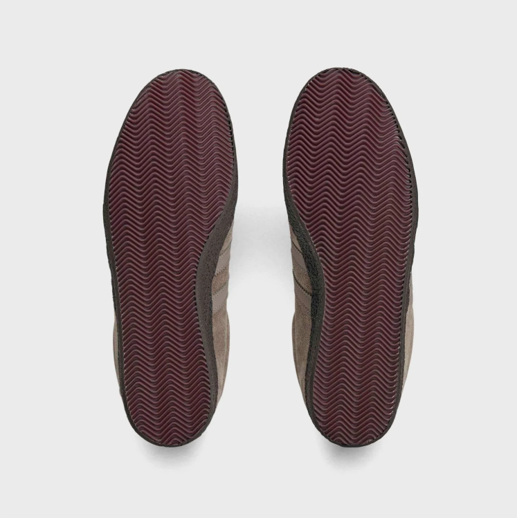 adidas  Low-Top Sneakers with Black Sole