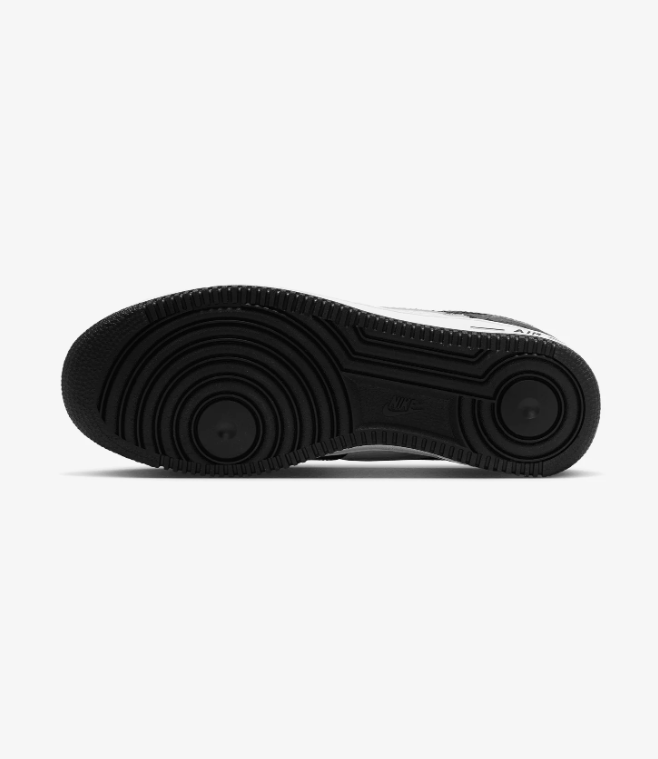 Nike Low-Top Sneakers – Black & White Crackle Finish
